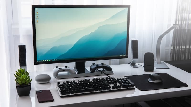 Computer LED Monitor 21.5"–27"
